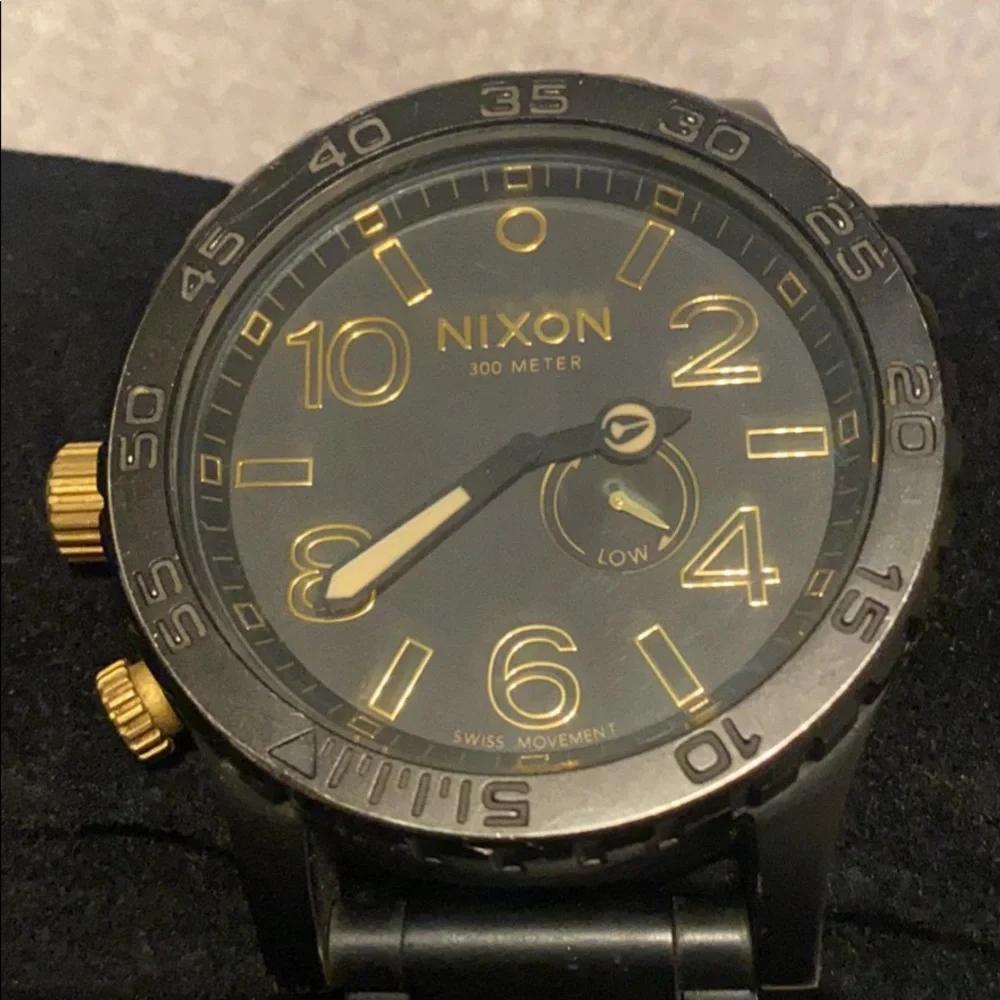Not for sale……Men’s Nixon watch - Picture 3 of 7